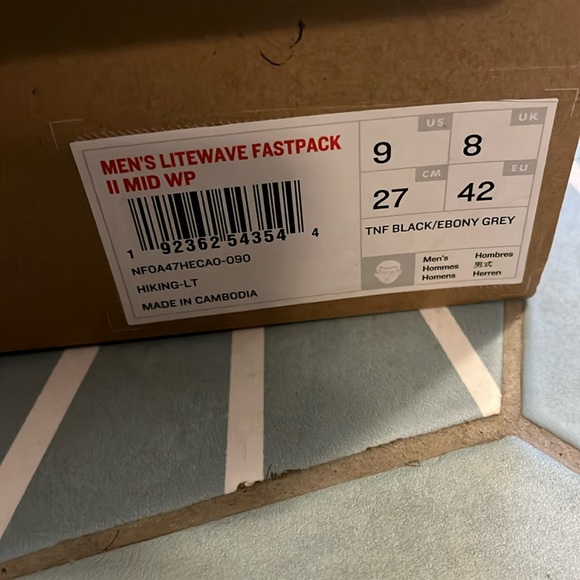 Black North Face Winter Boots. - Picture 2 of 6